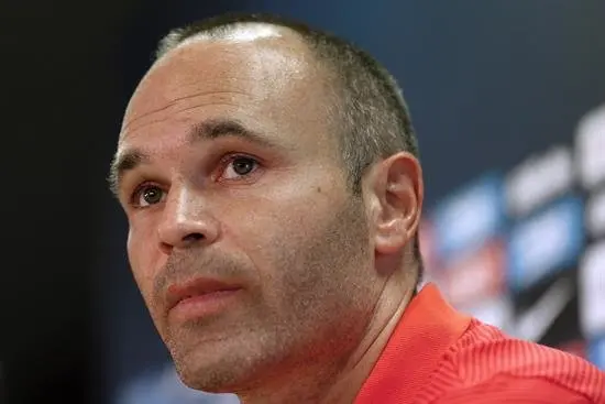 Iniesta: "Estamos al mil por mil con Luis Enrique"