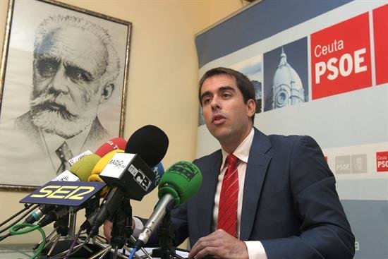 En libertad con cargos el ex secretario general del PSOE de Ceuta