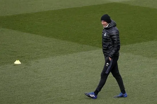 Zidane responde a Piqu&eacute; y Roig presumiendo de respeto a los &aacute;rbitros