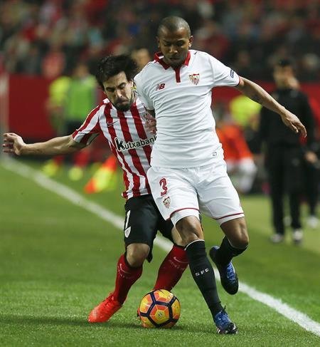 1-0. El Sevilla sigue en la pelea tras un flojo partido ante un Athletic negado fuera