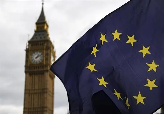 Lores debatir&aacute;n enmienda para que Parlamento pueda vetar acuerdo del "brexit"