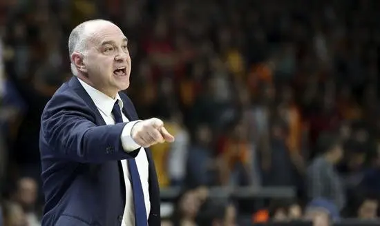 Laso: "Venimos de perder tres partidos y tenemos que levantar las orejas"