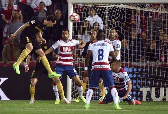 Griezmann da el triunfo al Atlético en Granada (0-1)