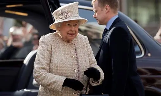 La reina Isabel II sanciona la ley del "brexit"