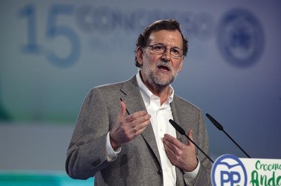 Rajoy avisa a ETA de que no se va a pagar "precio político" por su desarme