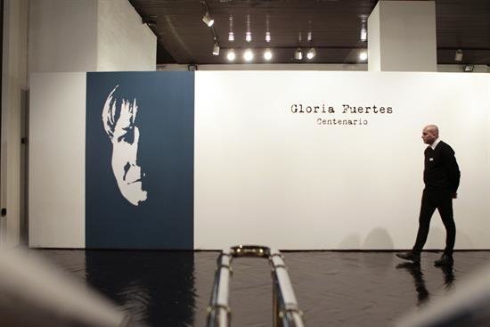 Gloria Fuertes protagoniza y tiñe de mujer el Día Internacional de la Poesía
