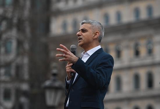 El alcalde de Londres convoca una vigilia en la plaza de Trafalgar