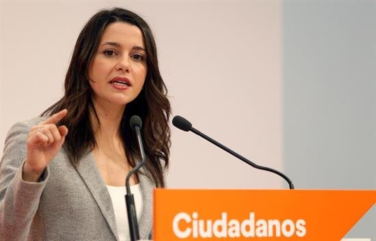 Cs da hoy de plazo al PP para cambiar a Sánchez y pide al PSOE no atornillarse