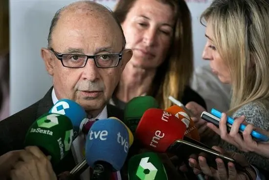 El Gobierno aprueba hoy un presupuesto sobrio pero con concesiones pol&iacute;ticas