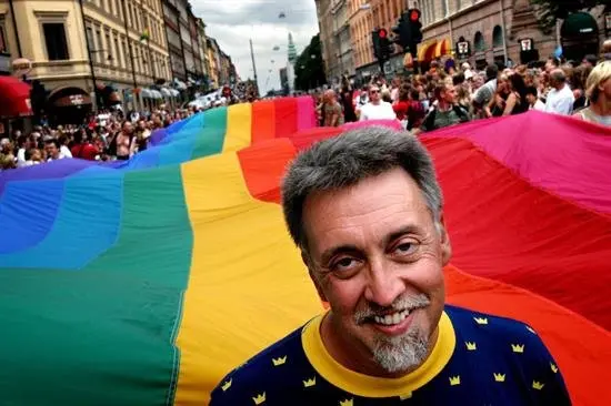 Muere Gilbert Baker, el creador de la bandera arco&iacute;ris