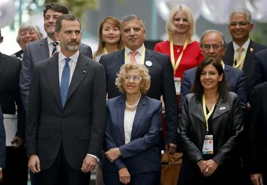 El Rey reclama una "cultura de paz" en las ciudades como freno a la violencia