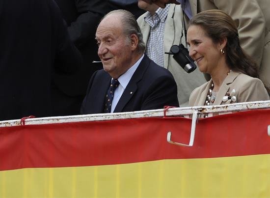 El rey Juan Carlos asiste a la corrida del día de San Isidro en Las Ventas