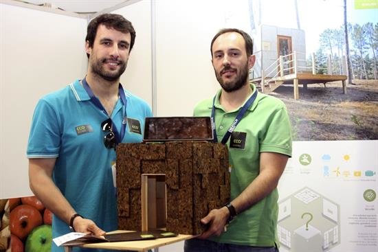 Dos portugueses lanzan el "EcoCubo", una casa rural de 9 metros cuadrados