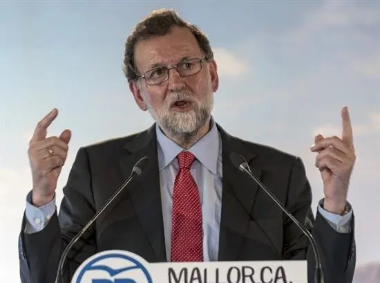 Rajoy: "Espa&ntilde;a va a seguir siendo Espa&ntilde;a, mal que le pese a alguno"