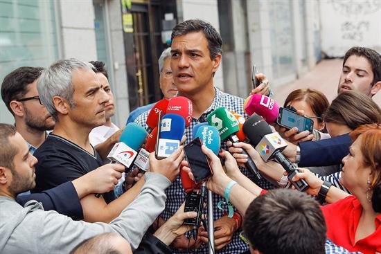 Afines a Sánchez se desvinculan "absolutamente" de lista aprobada en Huelva