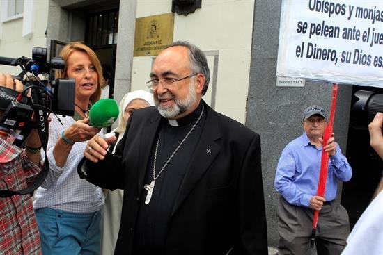 El Vaticano respalda al arzobispo de Oviedo como líder de una única Lumen Dei