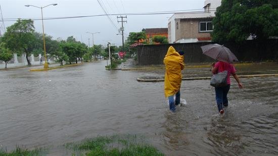 Remanentes de tormenta Calvin causan fuertes lluvias en el sur de México
