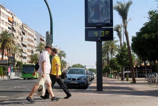 Alerta por calor en 24 provincias, incluidas las de Canarias y Baleares