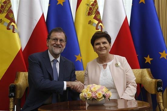 Rajoy anuncia que el Gobierno elevará al 3 % su previsión de crecimiento de 2017