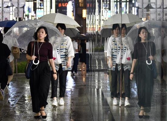 Seis desaparecidos y medio millón evacuados por lluvias torrenciales en Japón