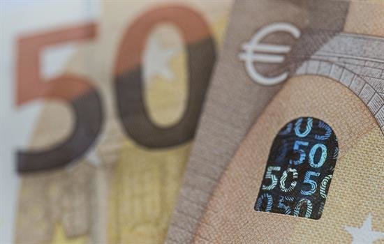 El euro sube hasta los 1,1407 dólares en Fráncfort