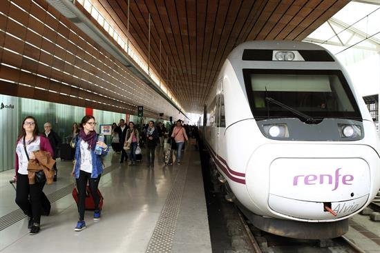 Más del 65 % de los pasajeros entre Barcelona y Madrid en junio usó el AVE en vez avión