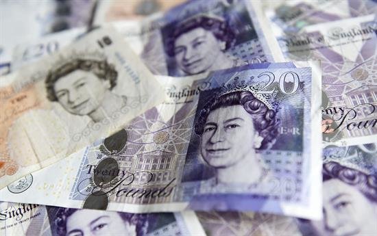 El Banco de Inglaterra seguirá emitiendo billetes con grasa animal