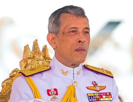 Cárcel para un joven por compartir un perfil de la BBC sobre el rey de Tailandia