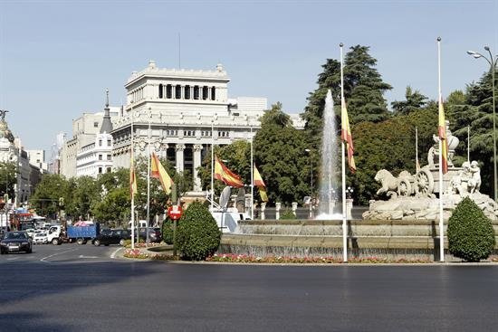Madrid recuerda con silencio y aplausos a víctimas del yihadismo en Cataluña