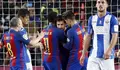 Messi salva los puntos pero no encuentra alivio