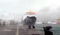 El tr&aacute;fico mar&iacute;timo sigue cortado en el Estrecho por el temporal de levante