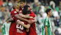 El Sevilla refuerza su sue&ntilde;o en el derbi y Legan&eacute;s respira a costa del Depor