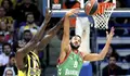 74-79. El Baskonia sorprende al Fenerbahce y mete un pie en las eliminatorias