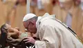 El papa dice que para que haya paz en el mundo "faltan o&iacute;dos que escuchen"