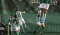 2-0. El Betis vuelve a ganar como local ante Osasuna que huele a Segunda