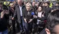 Le Pen da un golpe de efecto con su visita a los obreros en huelga de Whirlpool en Amiens
