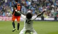 Barcelona y Real Madrid prolongan el pulso; el Granada desciende