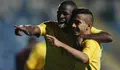 El brasile&ntilde;o Vinicius responde al inter&eacute;s del Real Madrid y el Bar&ccedil;a con goles y asistencias