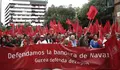 Miles de personas se manifiestan en Pamplona en defensa de la bandera de Navarra