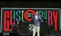 El laborista Jeremy Corbyn pide justicia y paz en un discurso en Glastonbury