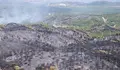 Un grupo de 40 bomberos contin&uacute;a las labores en Riotinto para controlar el incendio