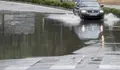 Desv&iacute;os de vuelos, inundaciones y grandes retenciones en Madrid por la lluvia